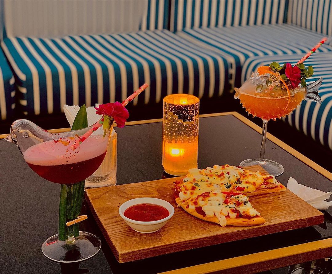 153580708-2855717828041978-6769325309394240939-n lounge bar