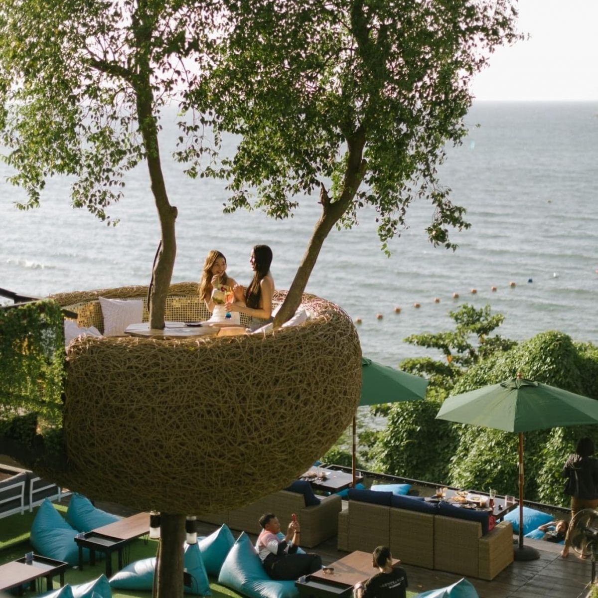 3-mermaids-cafe-restaurant-7-min kinh nghiệm tham quan 3 mermaids cafe & restaurant