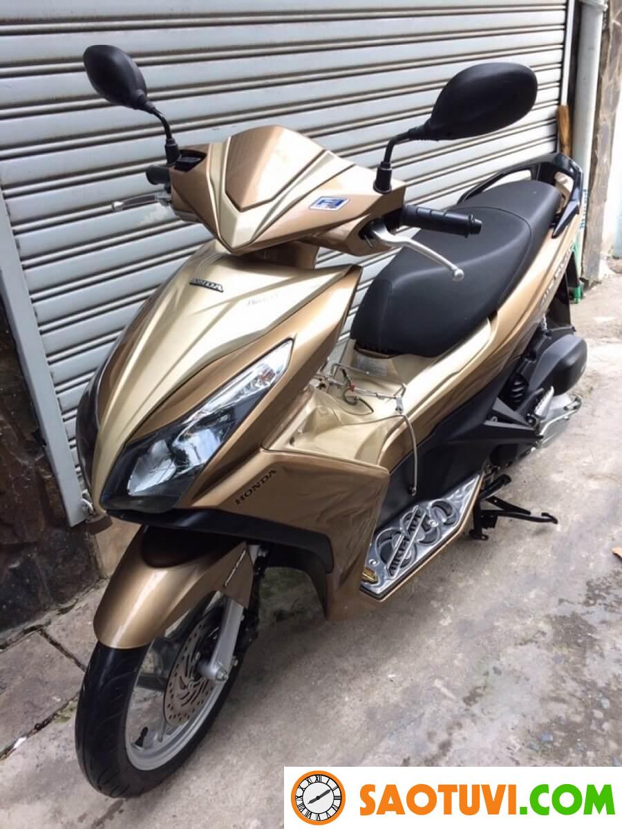 Air Blade 2014 có gì mà vẫn được nhiều người tìm mua? Giá xe cũ khá mềm cũng là một lý do mà khách hàng yêu mến lựa chọn xe Air Blade 2014.