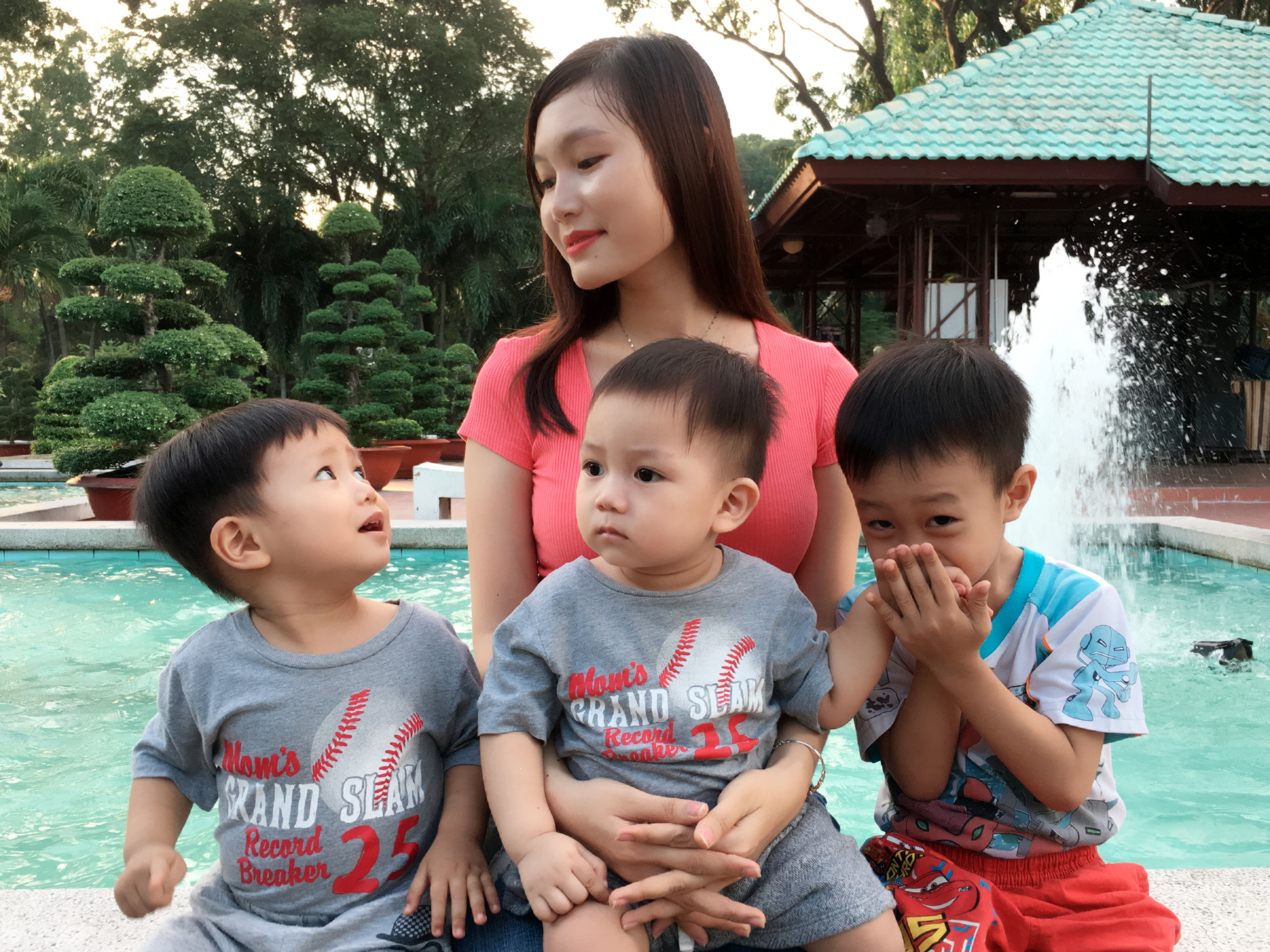 ba-me-tre-9x-khoi-nghiep-di-len-tu-ngheo-kho-3 Bà mẹ trẻ 9x khởi nghiệp kinh doanh mỹ phẩm từ nghèo khó