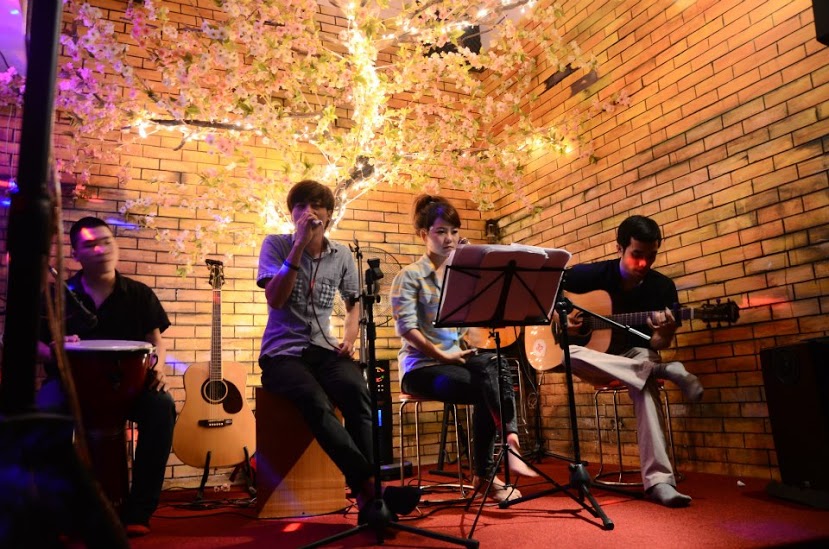 ban-nhac-cafe-acoustic ban nhạc cafe acoustic hát hay