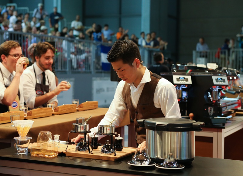 barista-la-gi-khac-gi-bartender-cong-viec-ky-nang-cua-mot-103-800x582-1 barista