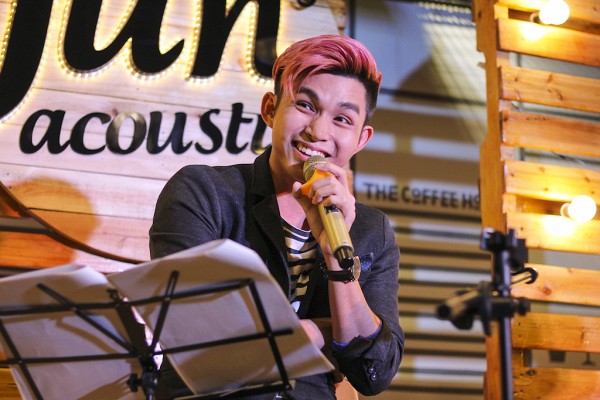 ca-si-acoustic không ít ca sĩ hát hay cho bạn lựa chọn