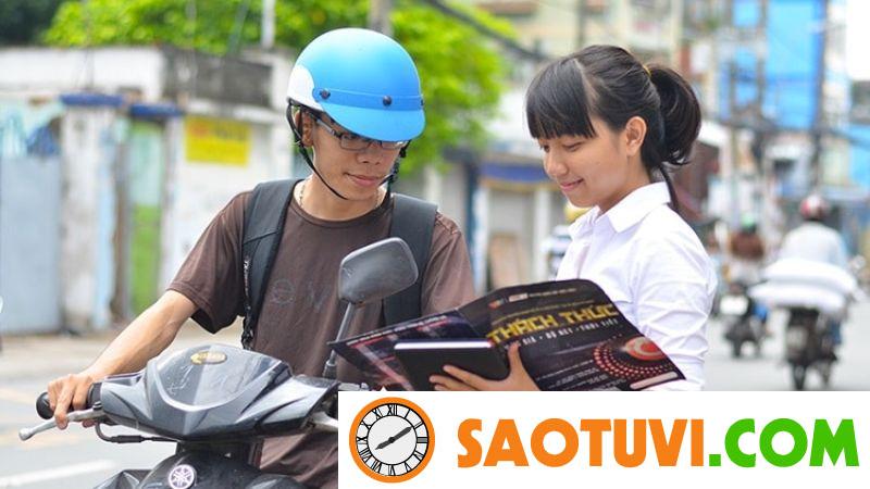 Top 15 các công việc part time cho sinh viên thu nhập hấp dẫn Nhân viên phát tờ rơi
