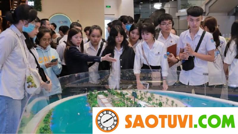Bật mí top 10 các ngành có mức lương cao nhất ở Việt Nam hiện nay Ngành bất động sản được xem là một các ngành có mức lương cao