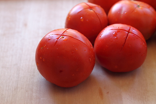 cach-lam-ca-chua-bi2 Hướng dẫn cách làm mứt cà chua bi