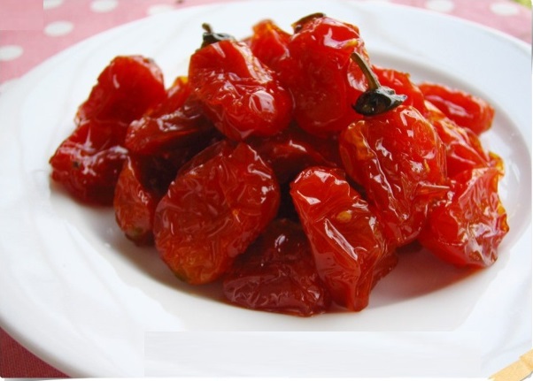 cach-lam-ca-chua-bi6 Cách làm mứt cà chua bi khi không khía tạo hình