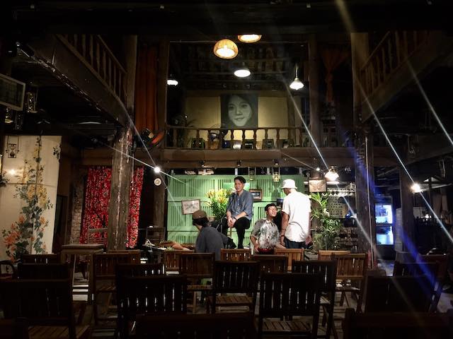 Bứt phá doanh thu sau dịch với mô hình cafe hát cho nhau nghe