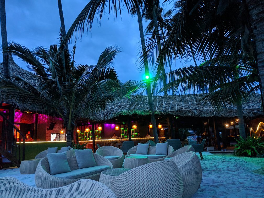 chameleon-beach-bar-1 tổng quan vẻ đẹp chameleon beach bar