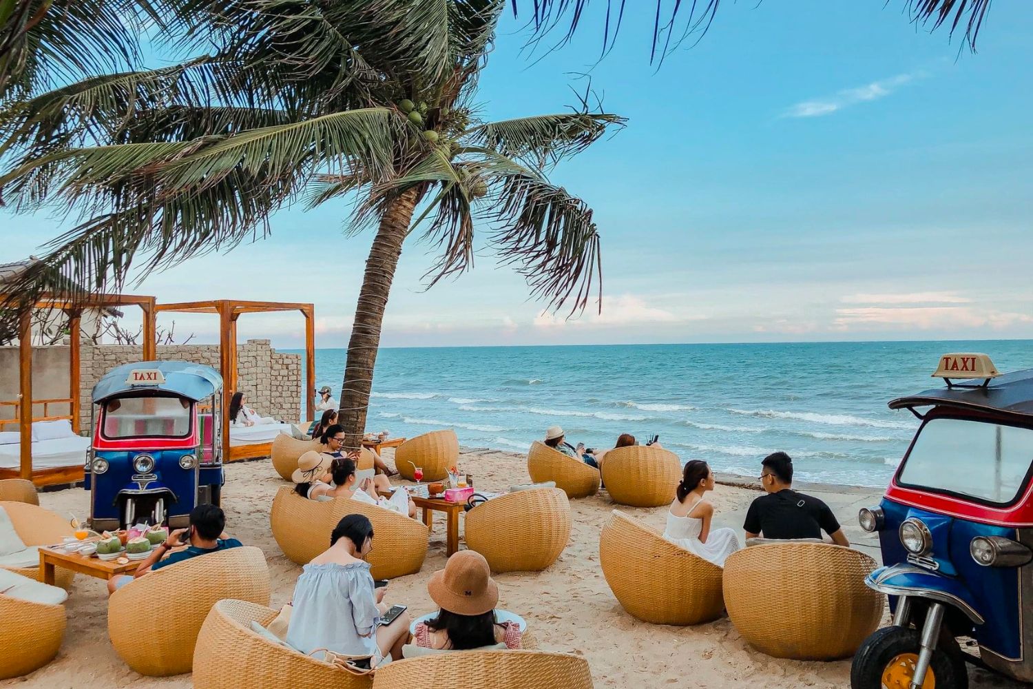 chameleon-beach-bar-4 chameleon beach bar