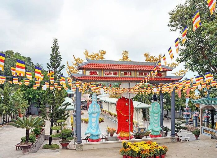 chua-sung-duc-phu-quoc-6 kinh nghiệm tham quan chùa sùng đức phú quốc