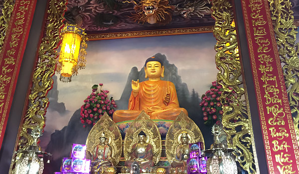 chua-thien-hung-5 bức tượng Phật Thích Ca Mâu Ni