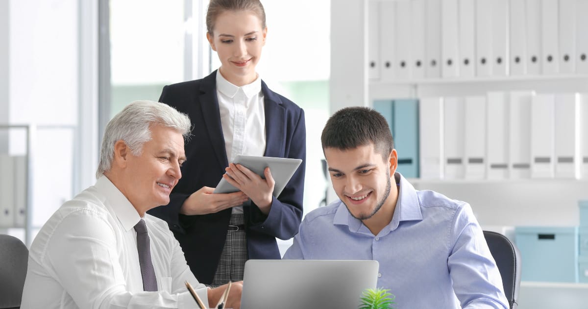 cmo-la-ten-viet-tat-chief-marketing-officer