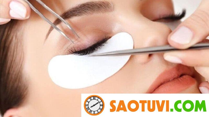Con gái nên học nghề gì để dễ xin việc, có thu nhập ổn định? Nghề nối mi là một dịch vụ làm đẹp được nhiều người ưa chuộng và gọi là “ quốc dân”