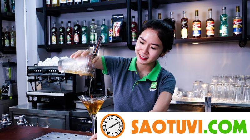Con gái nên học nghề gì để dễ xin việc, có thu nhập ổn định? Pha chế là một nghề nghiệp hấp dẫn với thời gian học ngắn và mức lương cao
