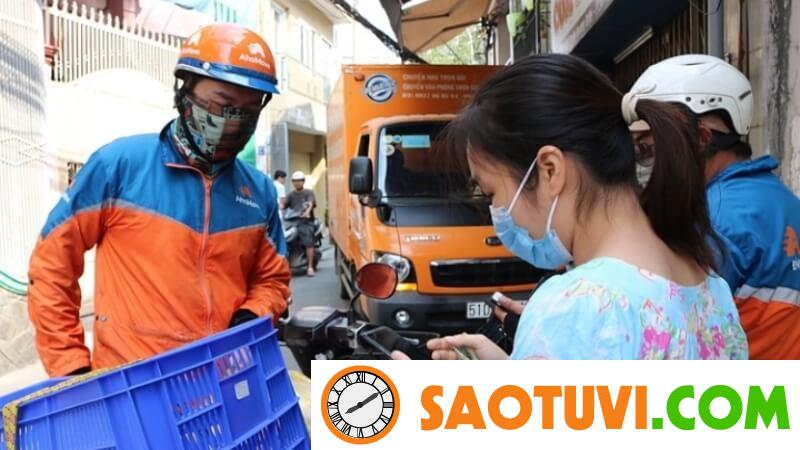 Top 10+ công việc làm thêm cho sinh viên phổ biến nhất hiện nay Việc làm nhân viên giao hàng (shipper) là một những công việc làm thêm cho sinh viên dễ dàng ứng tuyển nhất.