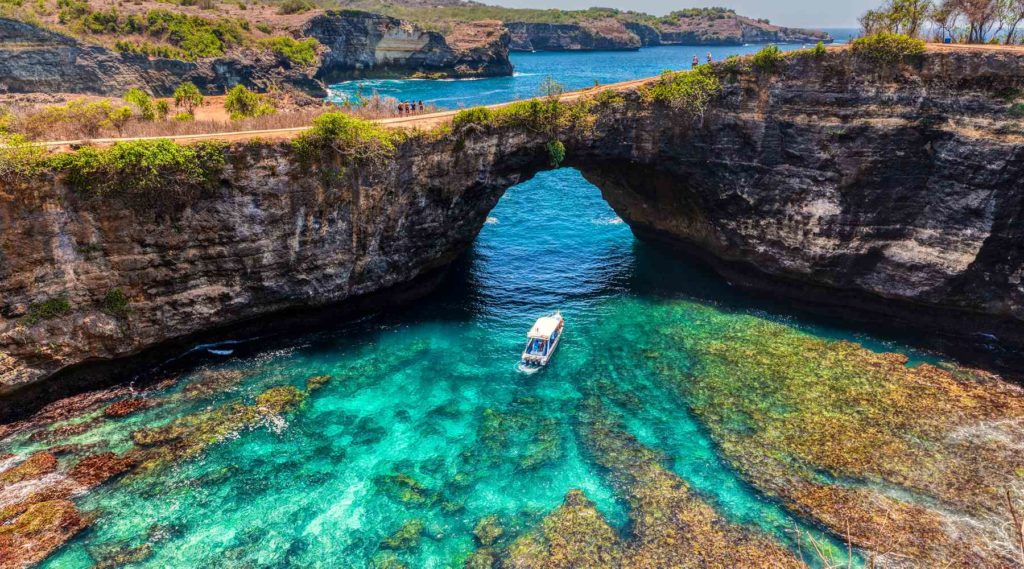 Đảo Nusa Penida, nơi cất giấu “sống lưng khủng long”