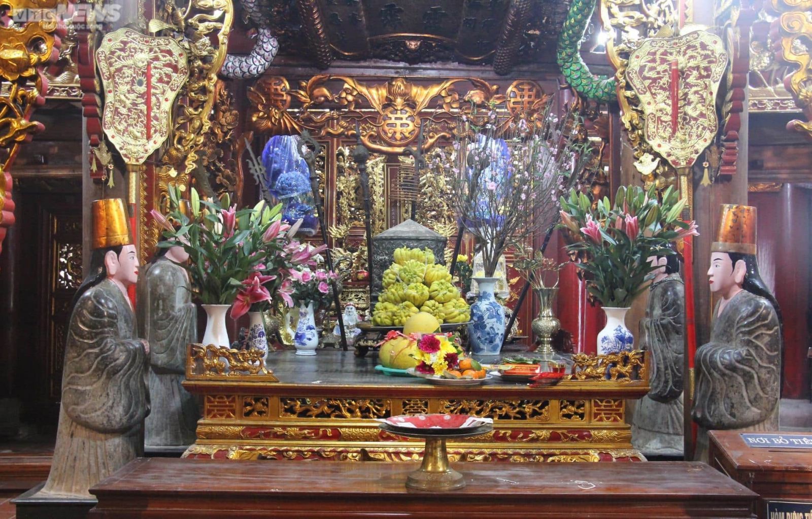 den-tranh-8 điện thờ