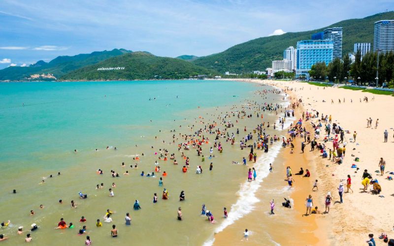 dia-diem-du-lich-binh-dinh-bai-tam-quy-nhon-1 Trước đây nơi này từng là một bãi nuôi trồng thủy - hải sản của người dân địa phương