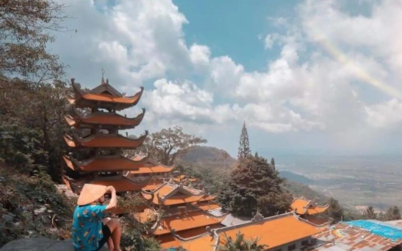 dia-diem-du-lich-binh-thuan-nui-ta-cu1 Núi Tà Cú sở hữu cảnh sắc thiên nhiên đẹp hút hồn mà du khách đã đến địa điểm du lịch Bình Thuận này sẽ không thể nào quên được