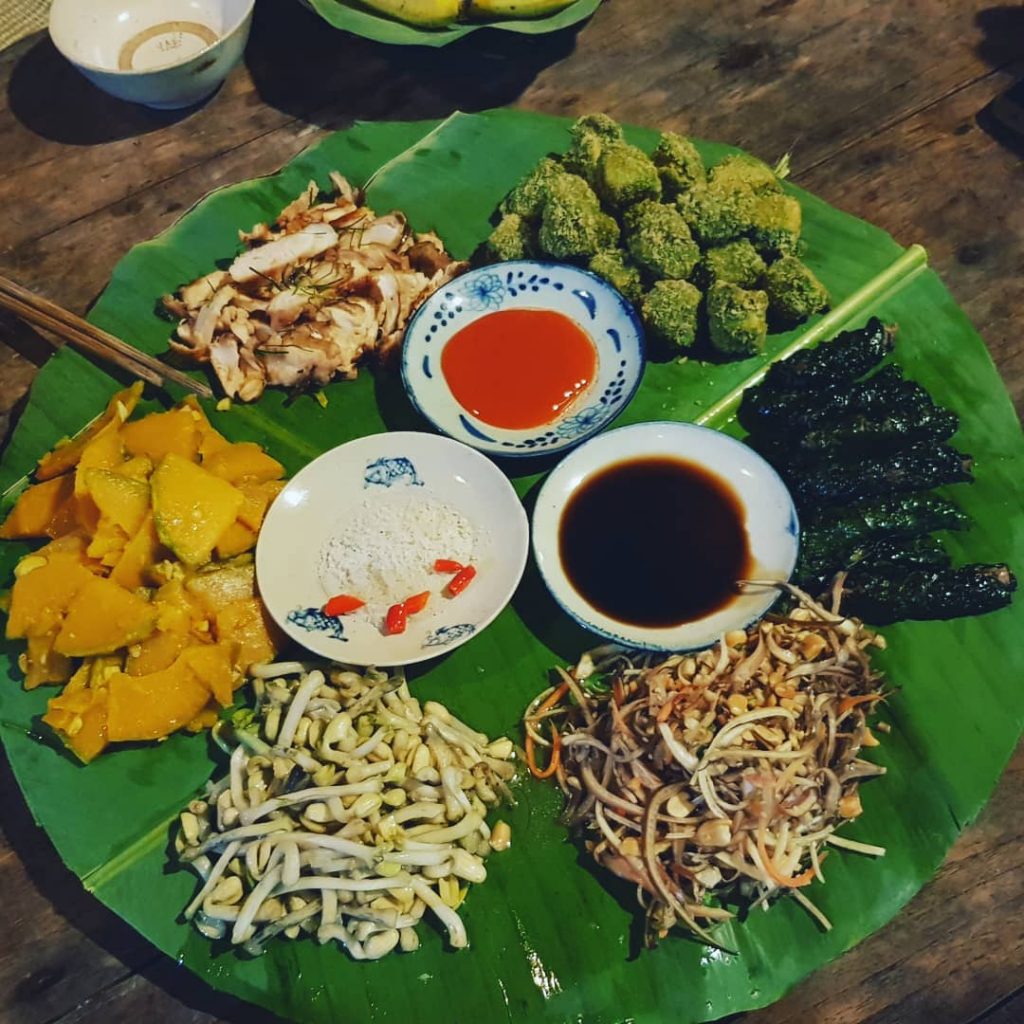 dong-lam-6-min Mâm cơm tràn đầy nồng ấm tại thảo nguyên Đồng Lâm