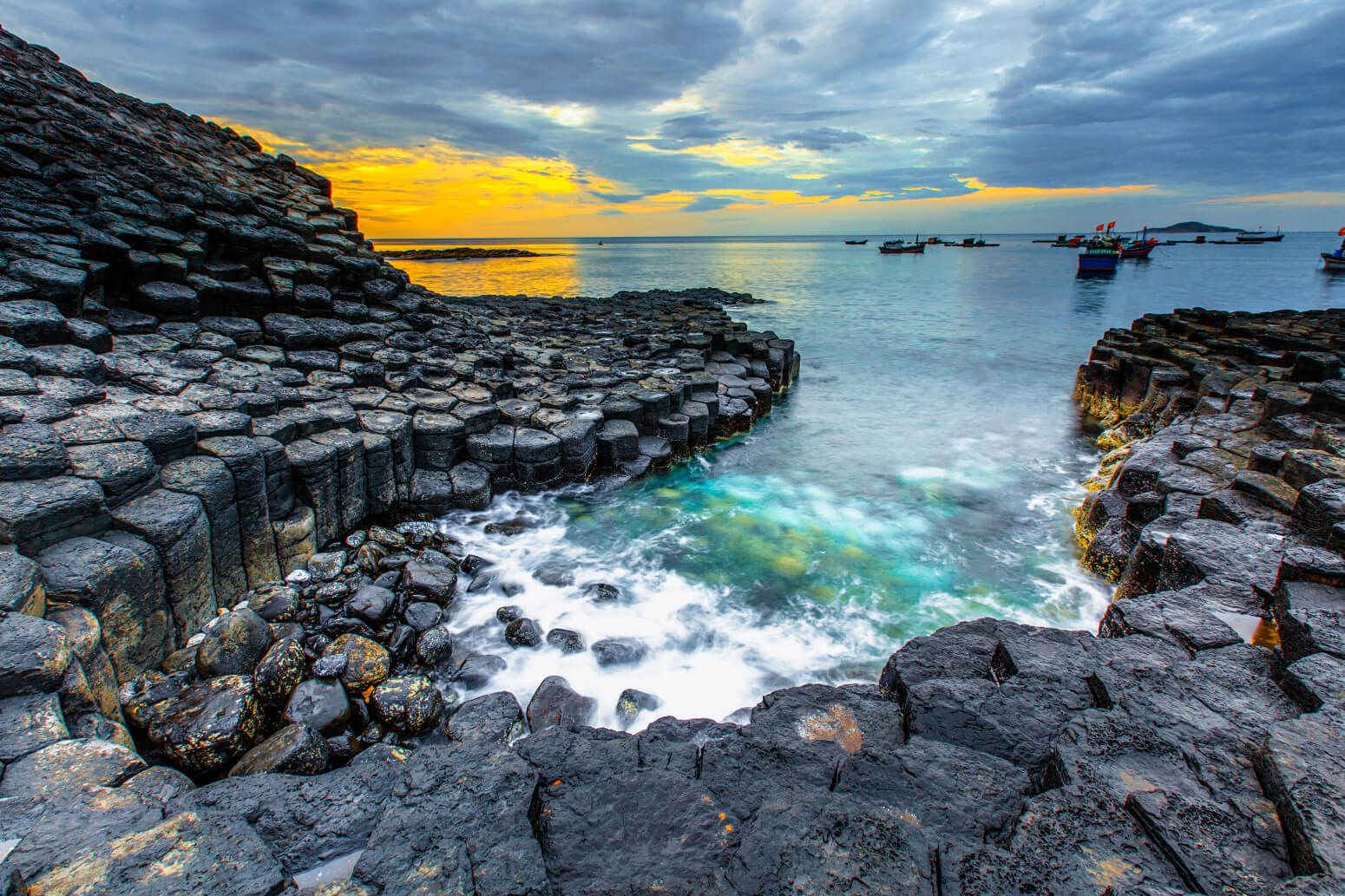 du-lich-phu-yen-mua-nao-11 Gành Đá Đĩa - du lịch phú yên mùa nào đẹp