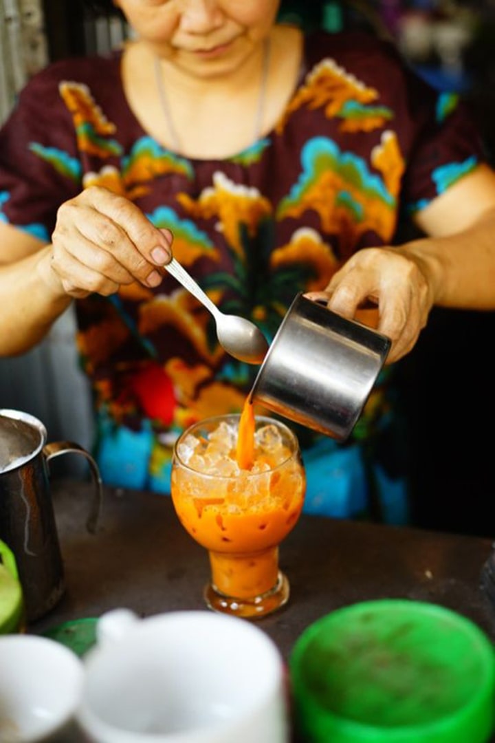 dung-quen-thuong-thuc-mot-ly-tra-cha-yen-voi-sua-dac-va-da-khi-du-lich-thai-lan dung-quen-thuong-thuc-mot-ly-tra-cha-yen-voi-sua-dac-va-da-khi-du-lich-thai-lan