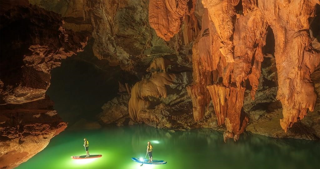 hang-tron quang cảnh tại hang tròn