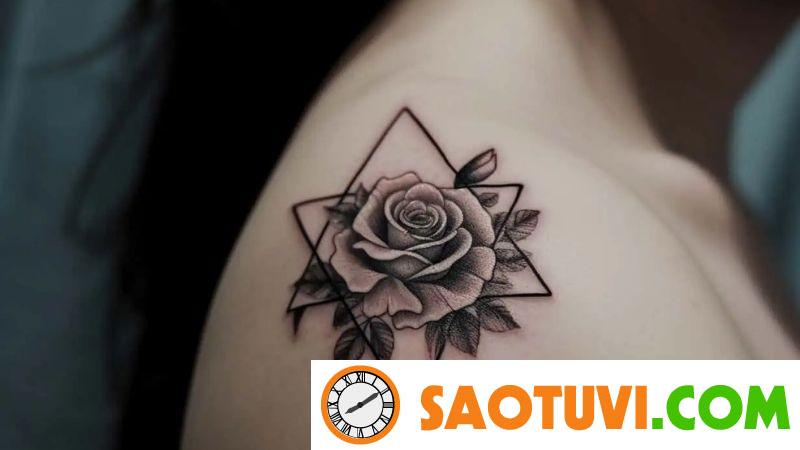 100+ hình xăm tam giác độc lạ cho người yêu thích sự bí ẩn Nhưng vẫn có thể xăm trắng đen nếu bạn không thích sự nổi bật