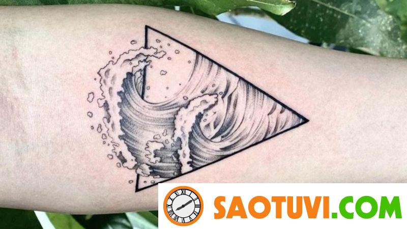 100+ hình xăm tam giác độc lạ cho người yêu thích sự bí ẩn Hình xăm sóng biển vùng bắp tay cực chất