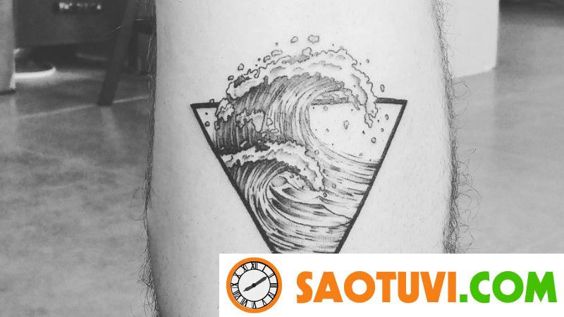 100+ hình xăm tam giác độc lạ cho người yêu thích sự bí ẩn Hình xăm sóng nước là một trong những mẫu xăm nghệ thuật lấy hình ảnh thiên nhiên