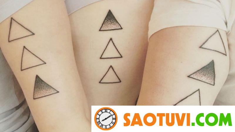 100+ hình xăm tam giác độc lạ cho người yêu thích sự bí ẩn Bạn có thể xăm cặp, xăm nhóm với bạn bè