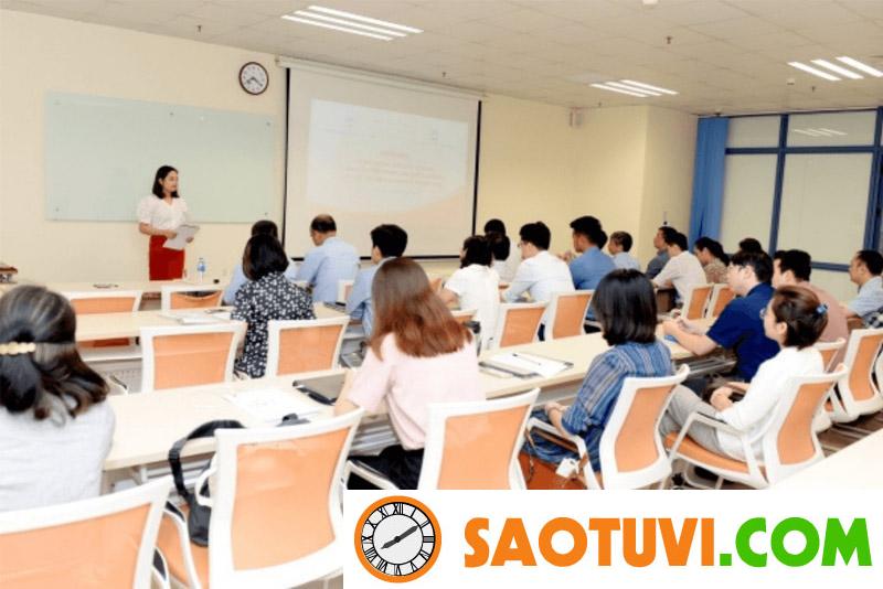 thành viên kinh tế Sau khi học kinh tế có thể nghiên cứu hoặc trở thành giảng viên kinh tế