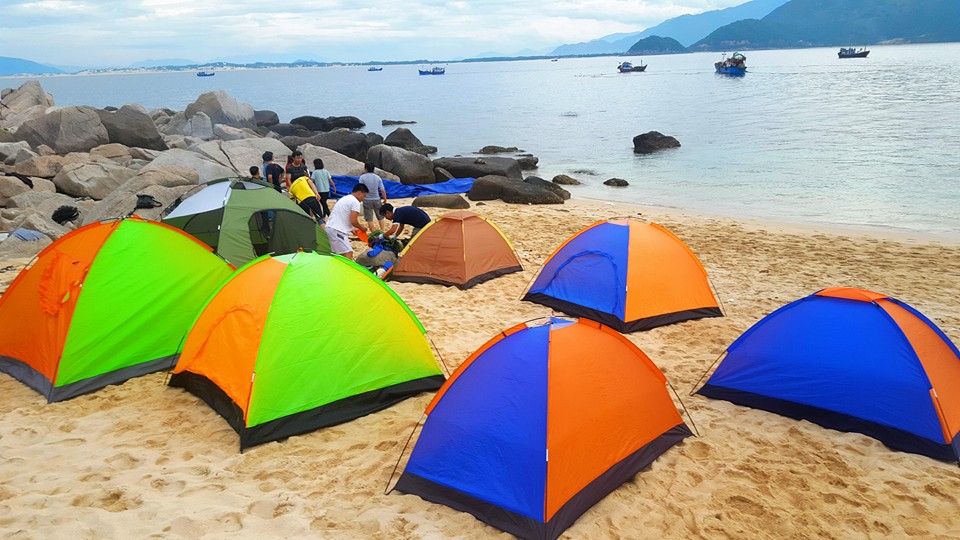 hon-nua-4 cắm trại tại hòn nưa