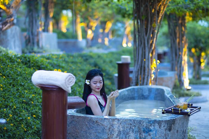 hon-tam-nha-trang-2 tam-bun-hon-tam-nha-trang
