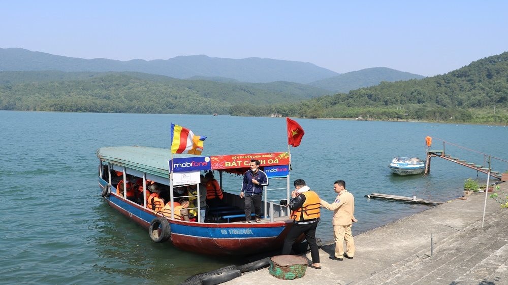 huong-tich-2-min Công tác chuẩn bị lễ hội tại chùa Hương Tích