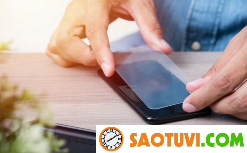 Giải đáp iPhone 11 Pro Max bị vỡ màn hình có sửa được không? Tháo gỡ kính cường lực khi có tình trạng iPhone 11 Pro Max bị vỡ màn hình.