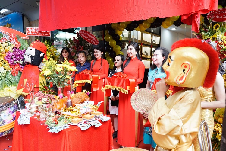 khai-truong-cua-hang-1-1 grand opening là gì