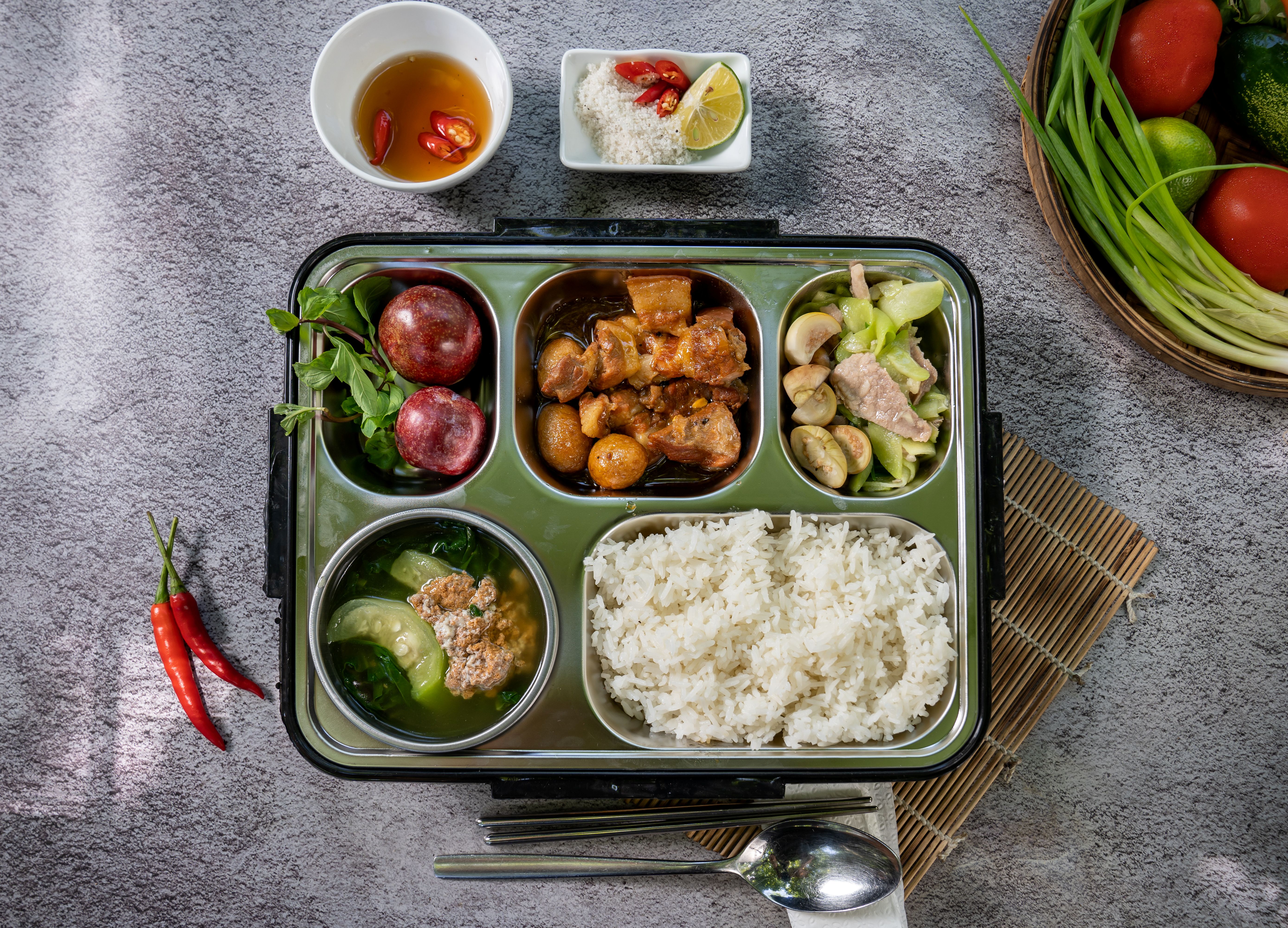 kinh-doanh-com-van-phong-1 Xác định đối tượng khách hàng dùng cơm văn phòng