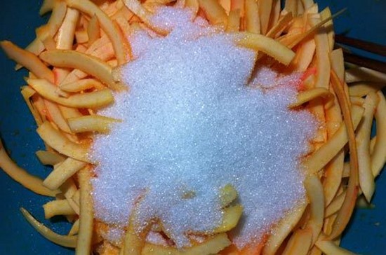 kinh-doanh-mut-dua-ngu-sac-hut-khach-dip-tet-binh-than-2016-6 Kinh doanh mứt dừa ngũ sắc hút khách dịp tết Bính Thân 2016 6