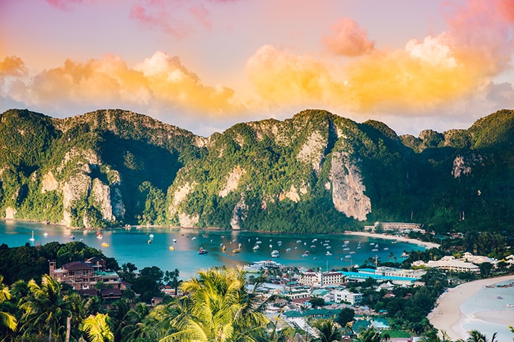 koh-phi-phi-voi-nuoc-bien-trong-xanh-va-day-nui-trung-diep-khien-du-khach-me-dam koh-phi-phi-voi-nuoc-bien-trong-xanh-va-day-nui-trung-diep-khien-du-khach-me-dam