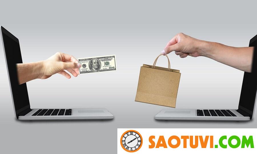 Làm thêm buổi tối nhàn tênh, dễ kiếm tiền với 8 công việc này Bán hàng online - việc làm thêm buổi tối phổ biến