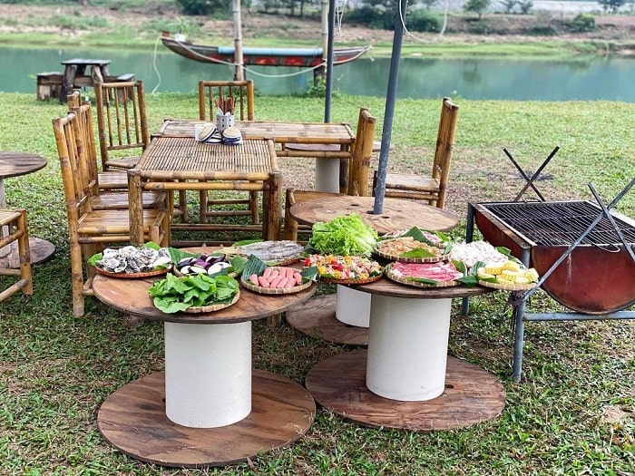 lang-me-2-min Chuẩn bị tiệc nướng BBQ tại làng Mê Đà Nẵng