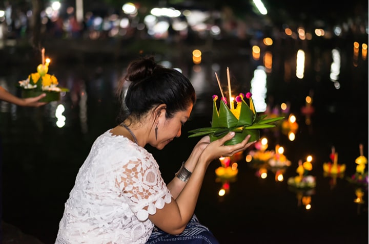 le-hoi-truyen-thong-loy-krathong-la-noi-nhung-chiec-den-hoa-dang-mang-uoc-nguyen-cua-nguoi-gui-cau-nguyen-den-than-phat le-hoi-truyen-thong-loy-krathong-la-noi-nhung-chiec-den-hoa-dang-mang-uoc-nguyen-cua-nguoi-gui-cau-nguyen-den-than-phat