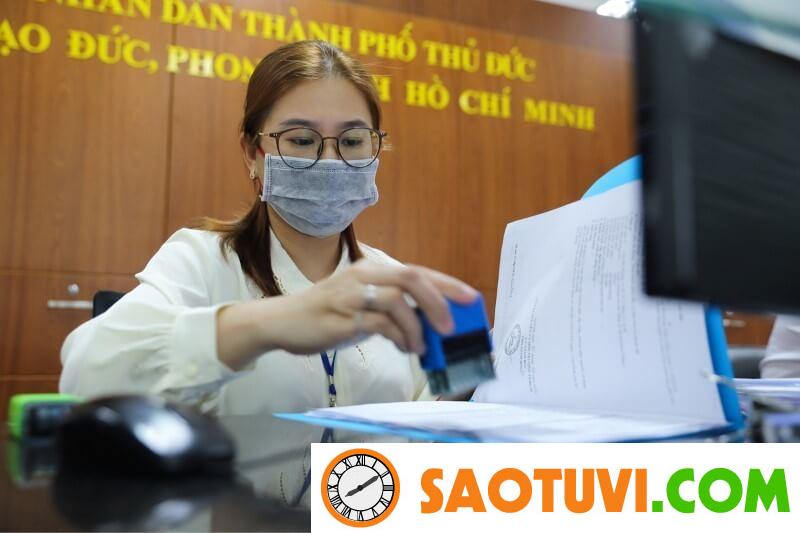 Lương khởi điểm công chức, viên chức mới nhất năm 2024 Phụ cấp đi kèm chiếm tối đa 30% tổng lương và 10% tiền thưởng.