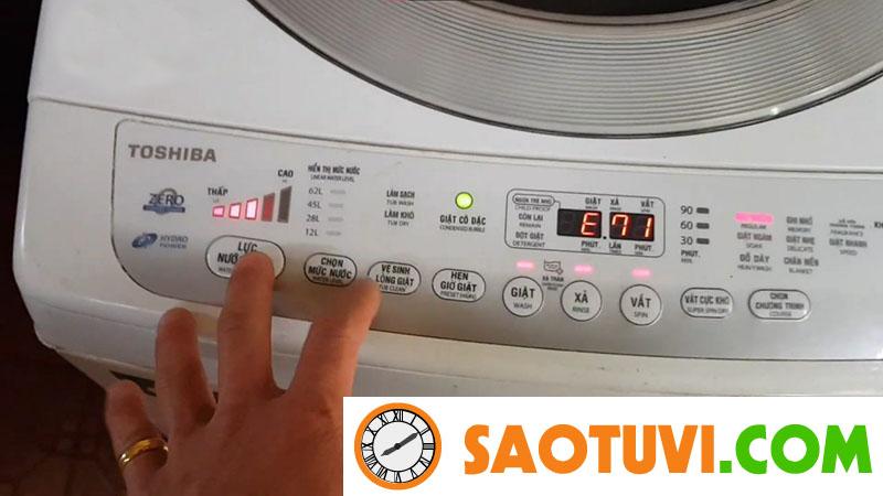 Mách bạn nguyên nhân và cách xử lý máy giặt toshiba báo lỗi E71 Nếu máy giặt bị lỗi sẽ hiển thị trên bảng điều khiển