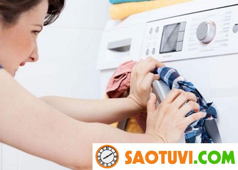 Mách bạn nguyên nhân và cách xử lý máy giặt toshiba báo lỗi E71 Nếu máy giặt quá tải sẽ báo lỗi E71