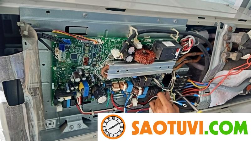 Nguyên nhân máy lạnh Reetech báo lỗi E4 – Xử lí như thế nào là đúng? Nguyên nhân máy lạnh Reetech báo lỗi E4