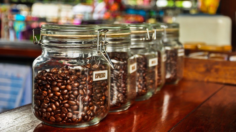 mo-quan-ca-phe-rang-xay-5 Lưu ý khi bảo quản hạt cafe