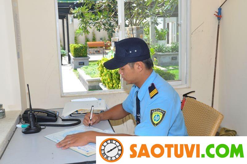 Mô tả công việc bảo vệ chi tiết và mức lương mới nhất 2024 Mô tả công việc bảo vệ làm tại trường học